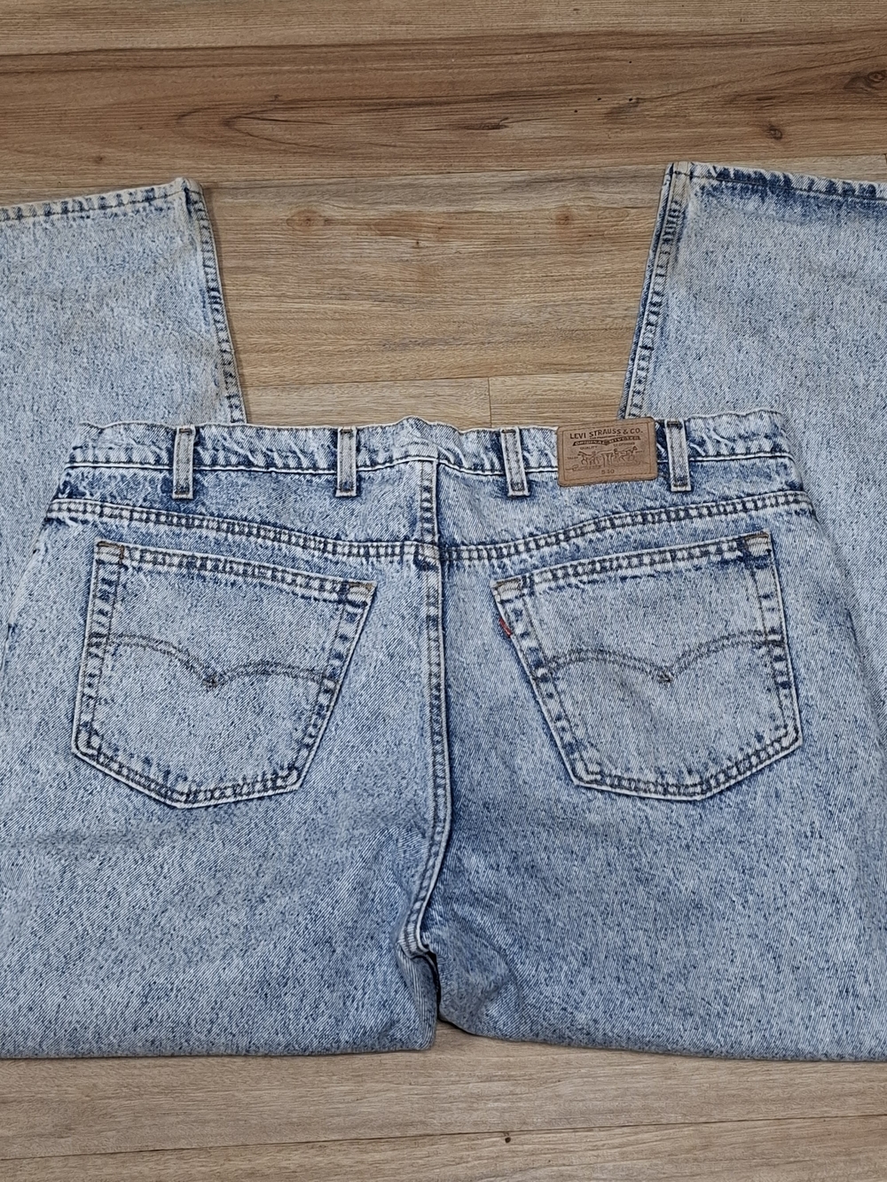 Levi's Light Wash Men's Jeans - Classic Blue Denim